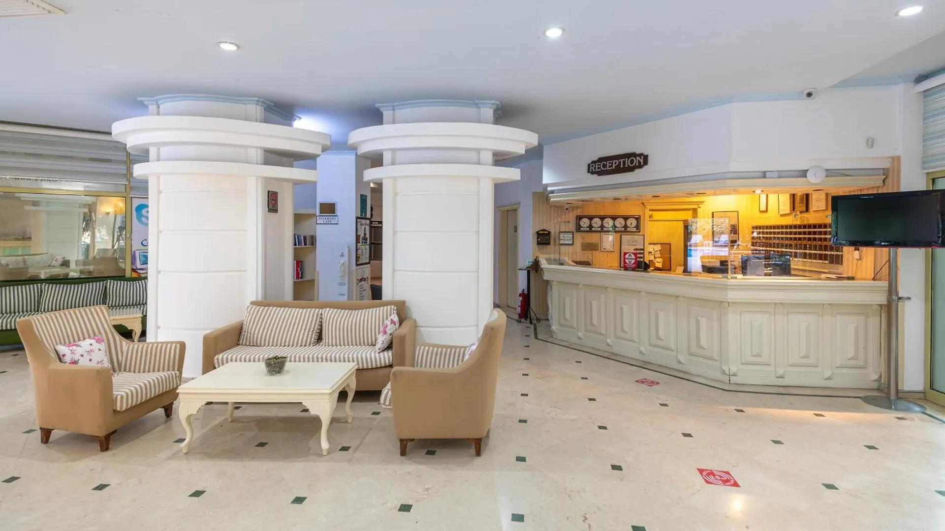 Grand Hotel Faros 말마리스 4*,