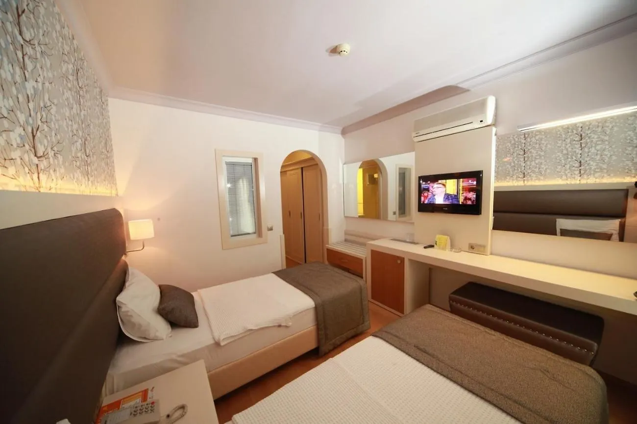 Grand Hotel Faros 말마리스